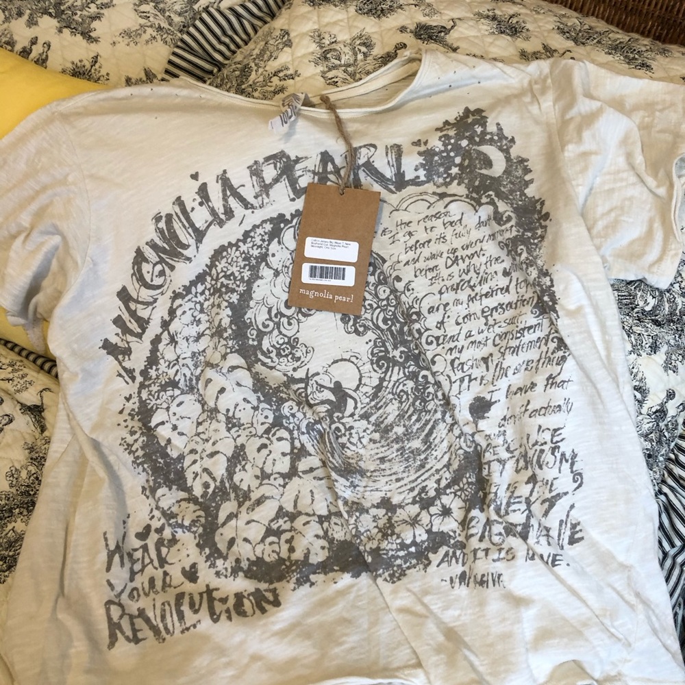 Magnolia pearl tee